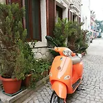 Lodos Konukevi 4*